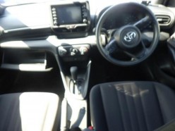 Toyota Yaris 1.0 X 2022