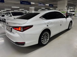 Lexus ES300h ES300h Executive 2023