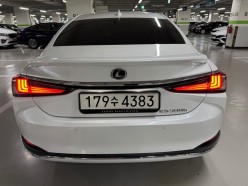 Lexus ES300h ES300h Executive 2023