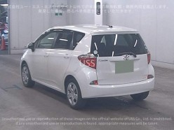 Toyota Ractis 1.3 X 2011