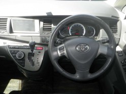 Toyota Isis 1.8 Platana limited 2010