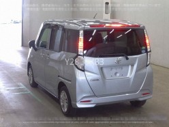 Toyota Tank 1.0 X 2019