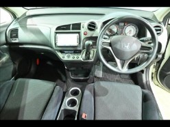 Honda Stream 1.8 X stylish package 2009