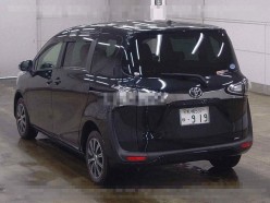 Toyota Sienta 1.5 G 4WD 2019