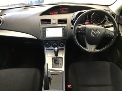 Mazda Axela 1.5 15S NAVI edition 2011