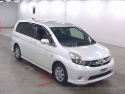 Toyota Isis 1.8 Platana 2013