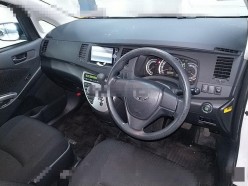 Toyota Isis 1.8 Platana 2013
