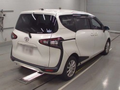 Toyota Sienta 1.5 G 4WD 2017