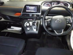 Toyota Sienta 1.5 G Welcab wheelchair spec 2016
