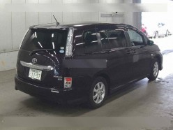 Toyota Isis 1.8 Platana 2012