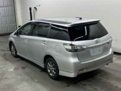Toyota Wish 1.8 S 4WD 2013