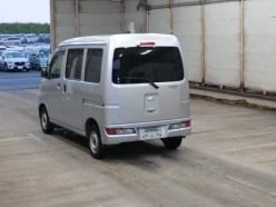 Daihatsu Hijet 660 Deluxe SAIII High Roof 4WD 2020