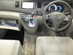 Toyota Isis 1.8 Platana limited 2010