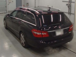Mercedes-Benz E-Class E 250 BlueEfficiency Avantgarde 2013