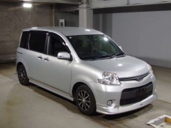 Toyota Sienta 1.5 Dice Limited 2013