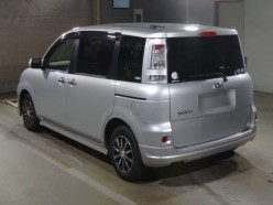 Toyota Sienta 1.5 Dice Limited 2013