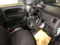 Toyota Sienta 1.5 Dice Limited 2013