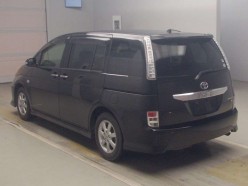 Toyota Isis 1.8 Platana V Selection 2012