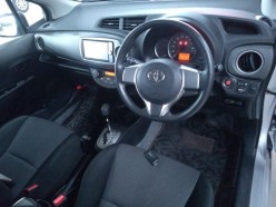 Toyota Vitz 1.3 F Smile Edition 2013