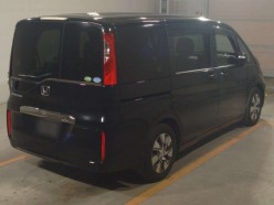 Honda Stepwgn 1.5 B 8 seater 2016