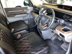 Honda Stepwgn 1.5 B 8 seater 2016