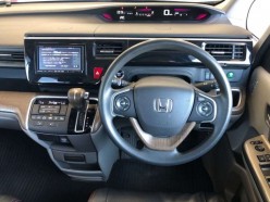 Honda Stepwgn 1.5 B 8 seater 2016