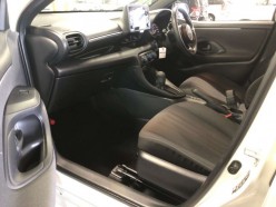 Toyota Yaris 1.0 X 2021