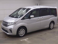 Honda Stepwgn 1.5 G 4WD 2016