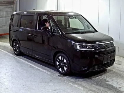 Honda Stepwgn 1.5 AIR 8 seater 2023