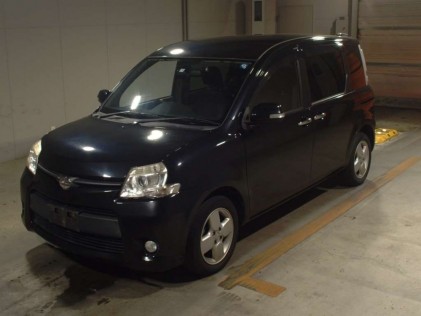 Toyota Sienta 1.5 Dice Limited 2013