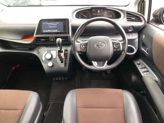 Toyota Sienta 1.5 G Cuero 7 Seater 2021