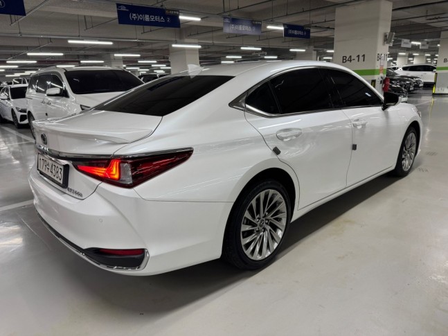 Lexus ES300h ES300h Executive 2023