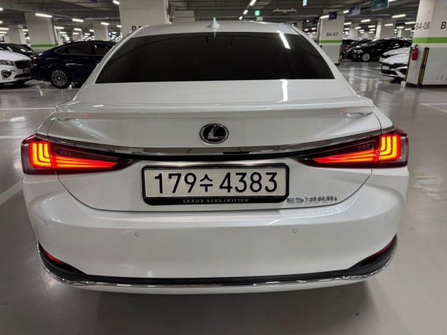 Lexus ES300h ES300h Executive 2023