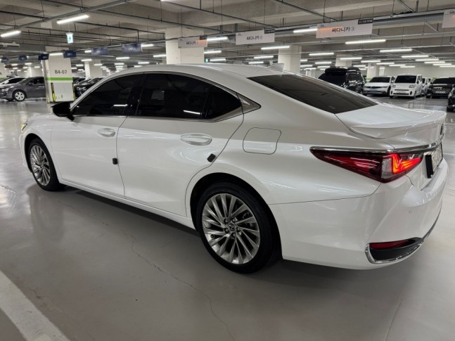 Lexus ES300h ES300h Executive 2023