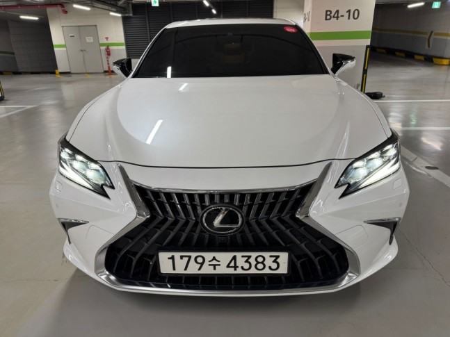 Lexus ES300h ES300h Executive 2023