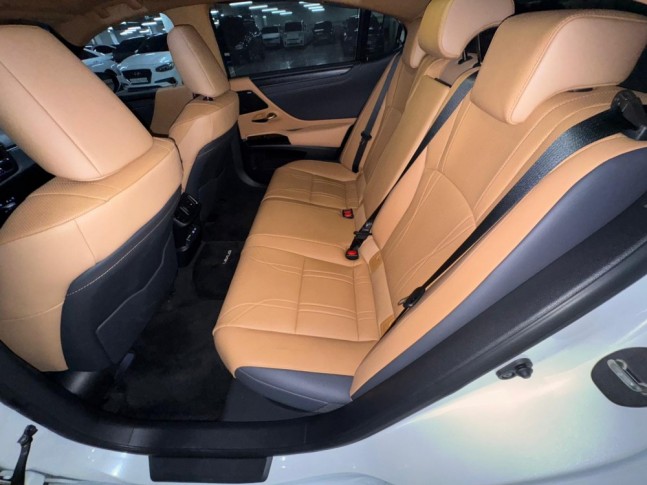 Lexus ES300h ES300h Executive 2023