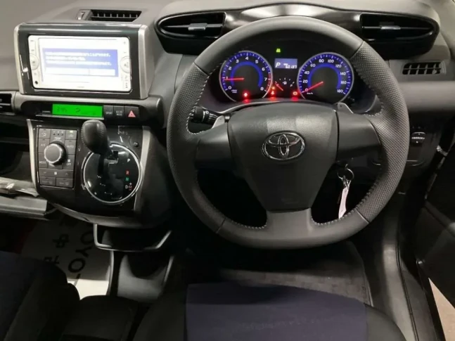 Toyota Wish 1.8 S 2014