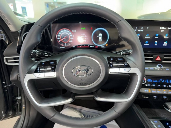 Hyundai Avante 1.6 G CVT Inspiration 2023