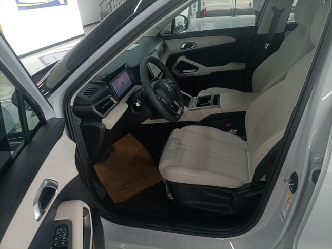 BYD Yuan Up 32 kWh Intelligent Driving Pilot 2025