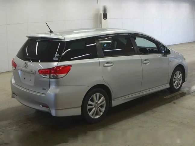 Toyota Wish 1.8 S 2010
