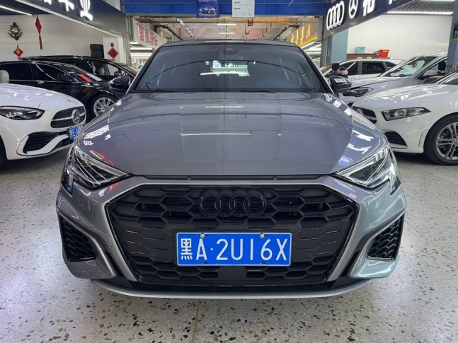 Audi A3 1.4 35 TFSI S Tronic Ultimate Color Edition 2023