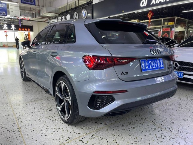 Audi A3 1.4 35 TFSI S Tronic Ultimate Color Edition 2023