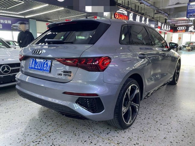 Audi A3 1.4 35 TFSI S Tronic Ultimate Color Edition 2023
