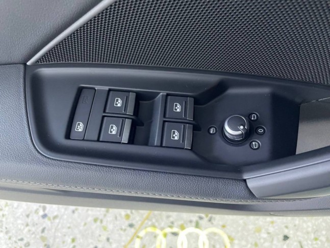Audi A3 1.4 35 TFSI S Tronic Ultimate Color Edition 2023