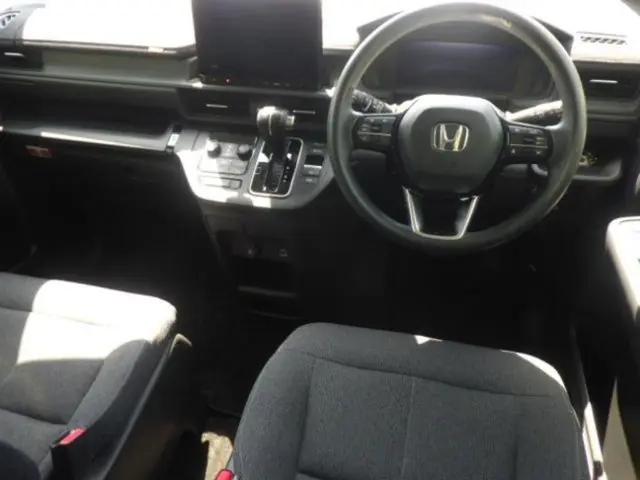 Honda Stepwgn 1.5 AIR 8 seater 2023