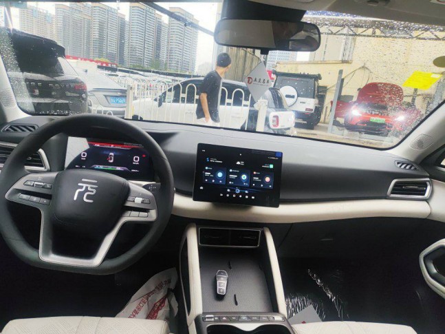 BYD Yuan Up 32 kWh Intelligent Driving Pilot 2025