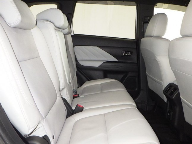 Mitsubishi Outlander PHEV 2.4 G Plus Package 4WD 2019
