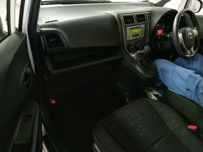 Toyota Ractis 1.3 X 2011