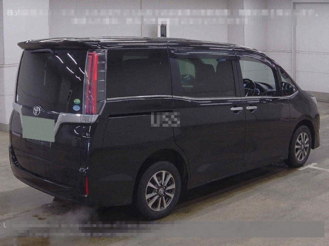Toyota Esquire 2.0 Xi 4WD 8-seater 2019