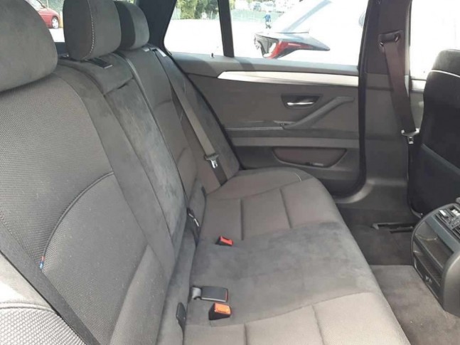BMW 5-Series Touring 523i M Sport 2011